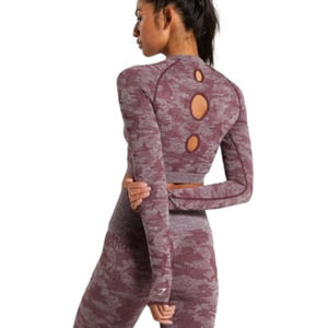 GYMSHARK Camo Long Sleeve Crop in Berry sz Small - Like New
